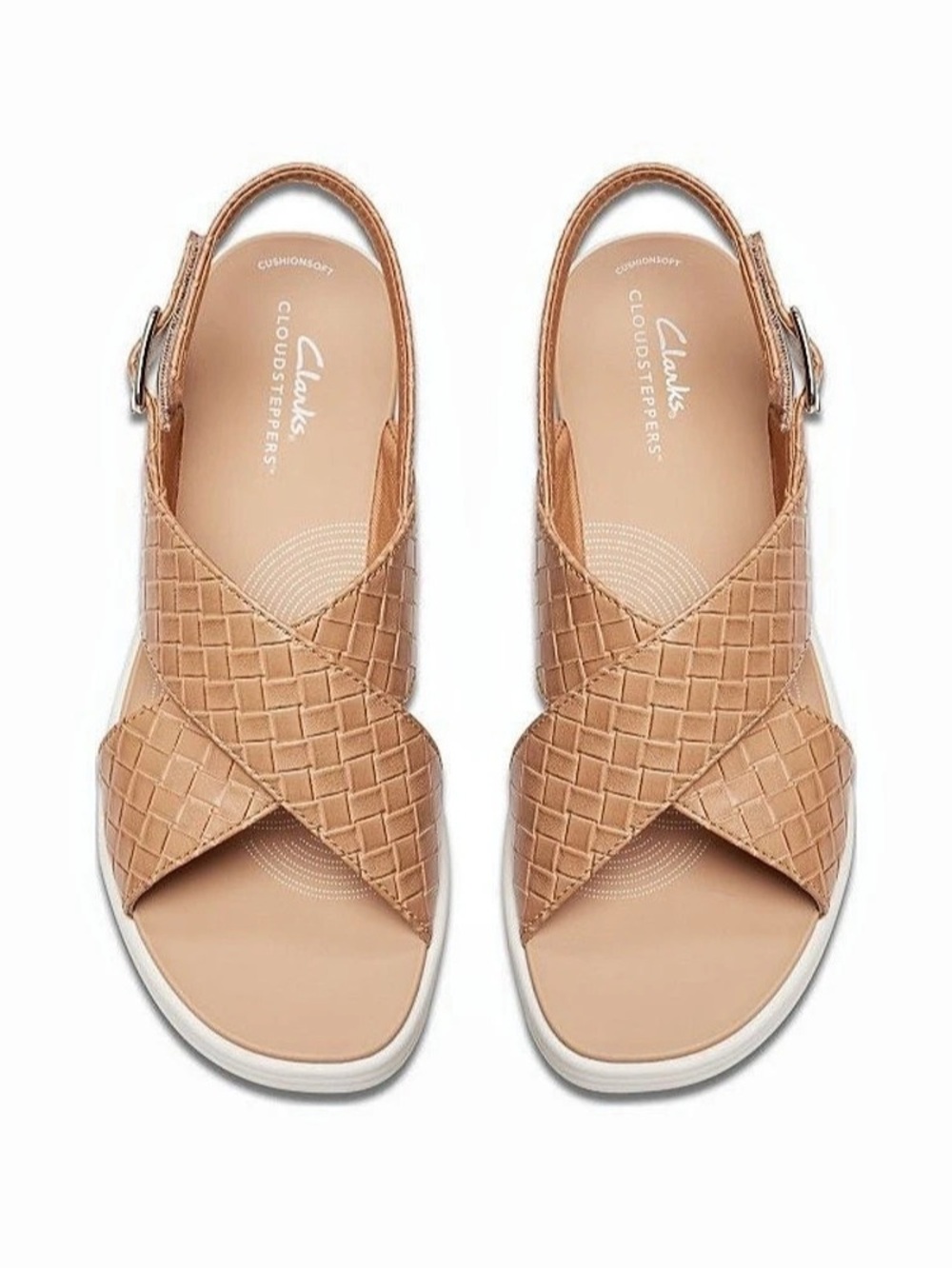 Clarks Cloudsteppers Drift Sun y color warm beige.